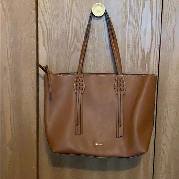 Nine West Handbags - 💥 SALE 💥 Nine West medium brown leather purse.